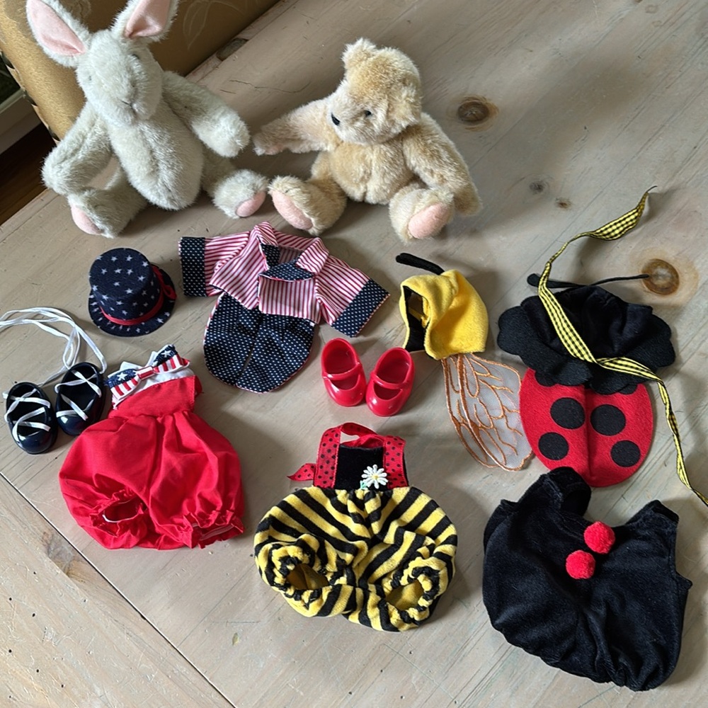 Muffy Vanderbear and Hoppy Vanderhare Collection - Picture 13 of 15